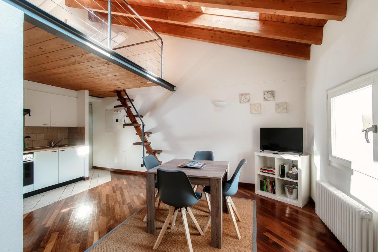 Sin4 Apartments By Quokka 360 - Overlooking The Lake - Fai Heritage In 모르코테 외부 사진
